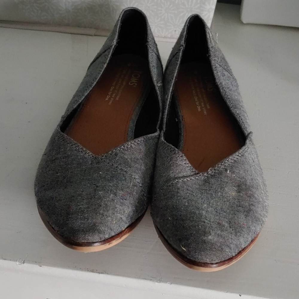 Toms Shoes